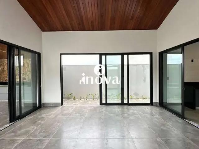 Casa / Sobrado em Condomínio para Venda em Rifaina/SP Condomínio Portal do Lago 4 Quartos