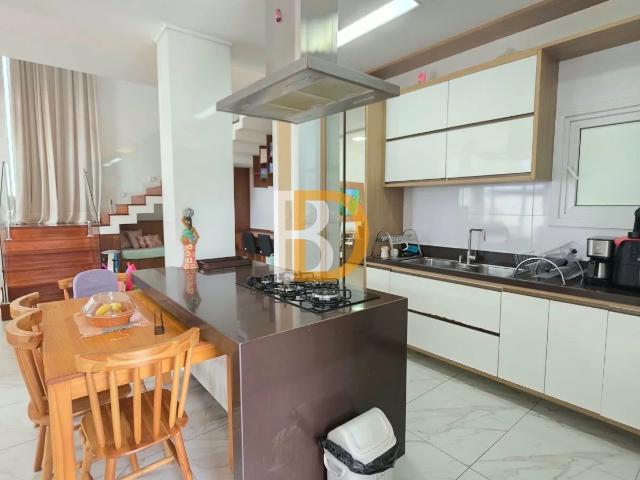 Casa / Sobrado em Condomínio para Venda em Rio das Ostras/RJ Alphaville 6 Quartos