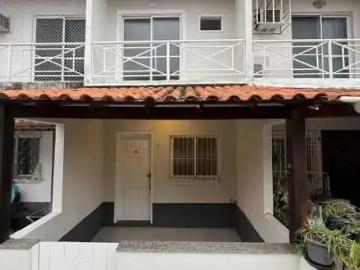 Casa à venda em Praça Delfos - Varanda