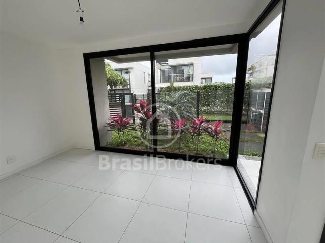 Casa / Sobrado em Condomínio para Venda em Rio de Janeiro/RJ Recreio dos Bandeirantes 3 Quartos
