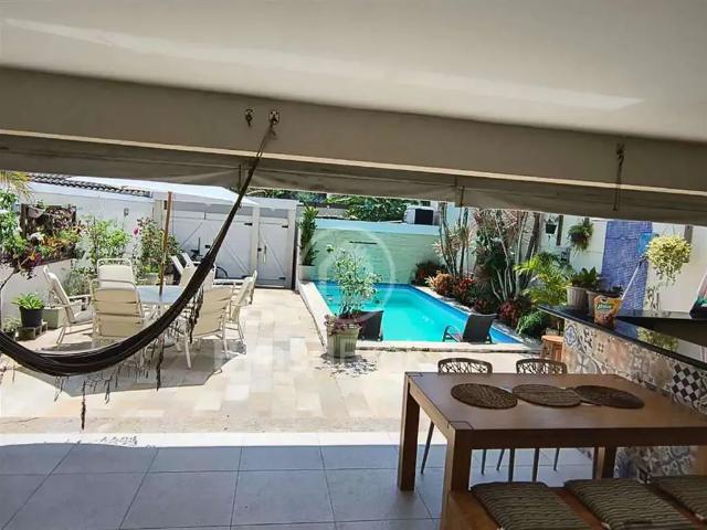 Casa / Sobrado em Condomínio para Venda em Rio de Janeiro/RJ Recreio dos Bandeirantes 4 Quartos