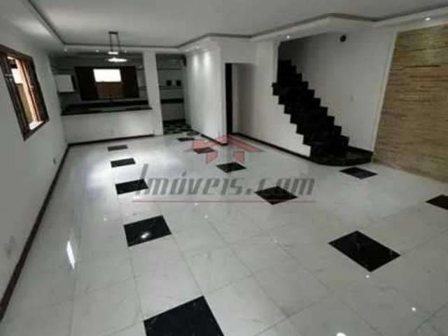 Casa / Sobrado em Condomínio para Venda em Rio de Janeiro/RJ Vila Valqueire 3 Quartos
