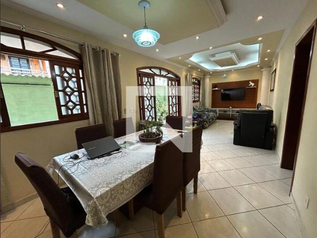 Casa / Sobrado em Condomínio para Venda em Rio de Janeiro/RJ Vila Valqueire 3 Quartos
