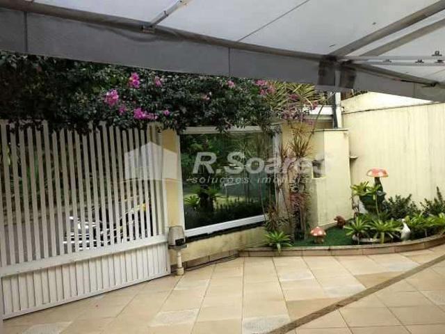 Casa / Sobrado em Condomínio para Venda em Rio de Janeiro/RJ Vila Valqueire 4 Quartos