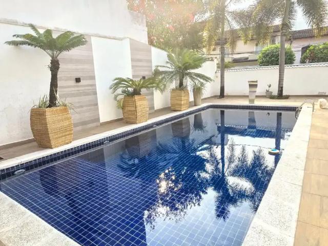Casa / Sobrado em Condomínio para Venda em Rio de Janeiro/RJ Vila Valqueire 5 Quartos