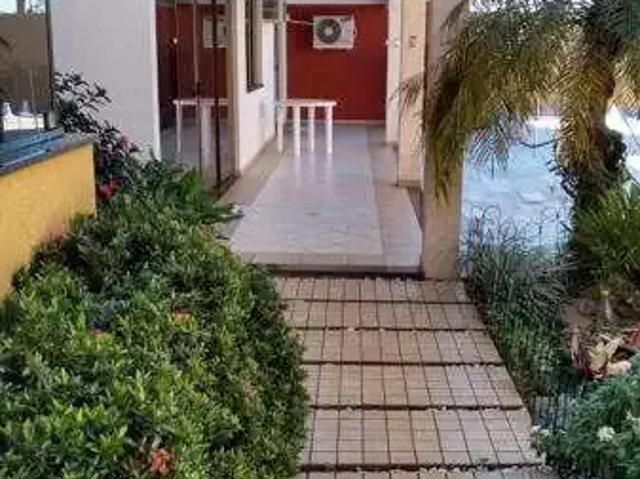 Casa / Sobrado em Condomínio para Venda em Rolândia/PR Centro 3 Quartos