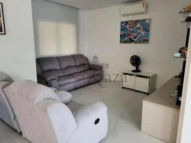 Casa / Sobrado em Condomínio para Venda em São José dos Campos/SP Urbanova 3 Quartos