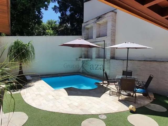 Casa / Sobrado em Condomínio para Venda em São José dos Campos/SP Urbanova 3 Quartos