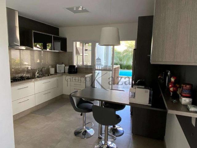 Casa / Sobrado em Condomínio para Venda em São José dos Campos/SP Condomínio Residencial Jaguary 3 Quartos