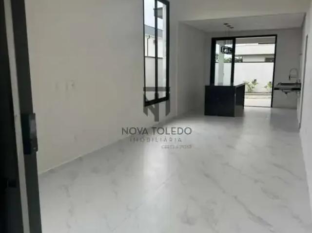 Casa / Sobrado em Condomínio para Venda em São José dos Campos/SP Eugênio de Mello 3 Quartos