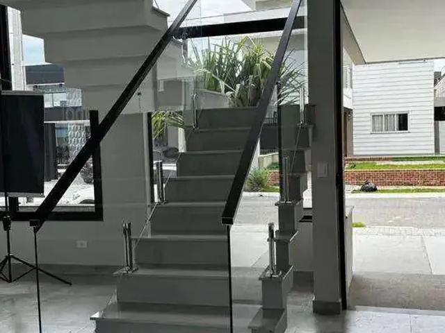 Casa / Sobrado em Condomínio para Venda em São José dos Campos/SP Floresta 4 Quartos