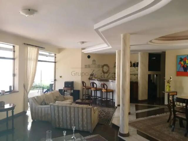 Casa / Sobrado em Condomínio para Venda em São José dos Campos/SP Jardim Apolo 4 Quartos