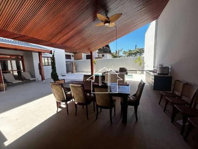 Casa / Sobrado em Condomínio para Venda em São José dos Campos/SP Jardim Aquárius 4 Quartos