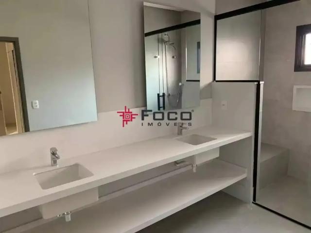 Casa / Sobrado em Condomínio para Venda em São José dos Campos/SP Jardim do Golfe 4 Quartos