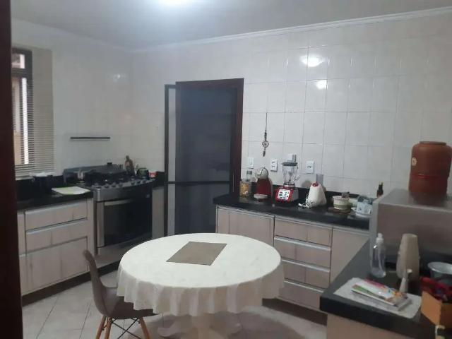 Casa / Sobrado em Condomínio para Venda em São José dos Campos/SP Jardim das Colinas 4 Quartos
