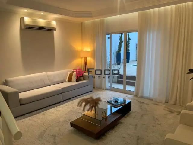 Casa / Sobrado em Condomínio para Venda em São José dos Campos/SP Jardim das Colinas 5 Quartos