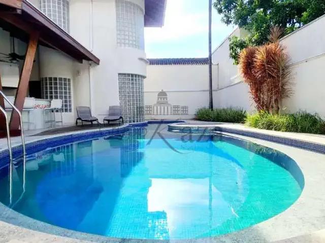 Casa / Sobrado em Condomínio para Venda em São José dos Campos/SP Jardim Esplanada 4 Quartos