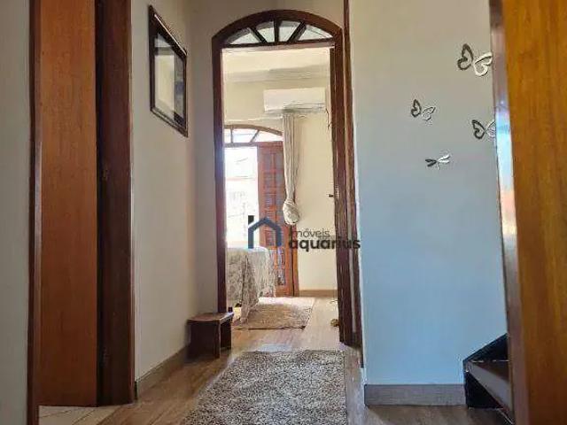 Casa / Sobrado em Condomínio para Venda em São José dos Campos/SP Jardim Uirá 4 Quartos