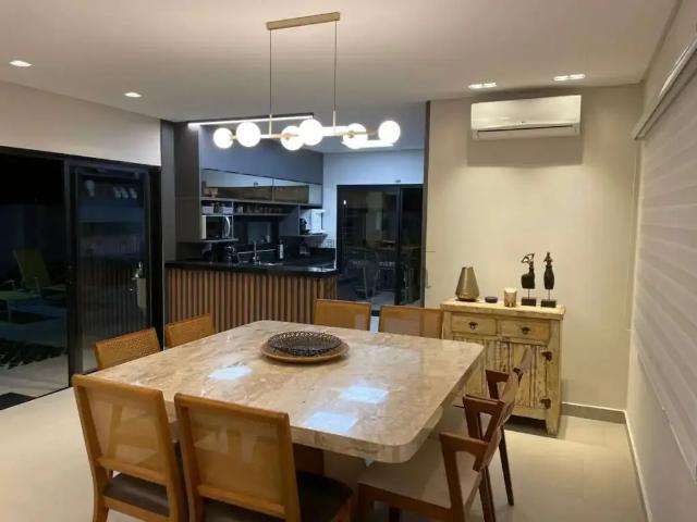 Casa / Sobrado em Condomínio para Venda em São José dos Campos/SP Loteamento Floresta 4 Quartos
