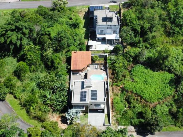 Casa / Sobrado em Condomínio para Venda em São José/SC Roçado 3 Quartos