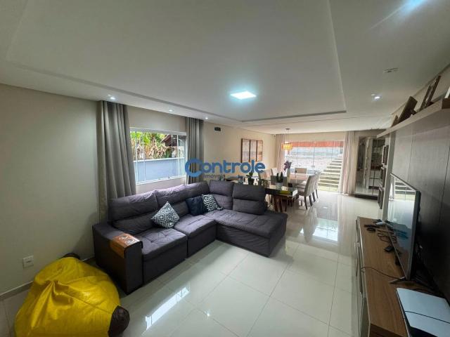 Casa / Sobrado em Condomínio para Venda em São José/SC Roçado 3 Quartos