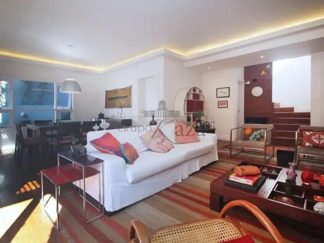 Casa / Sobrado em Condomínio para Venda em São Paulo/SP Morumbi 3 Quartos