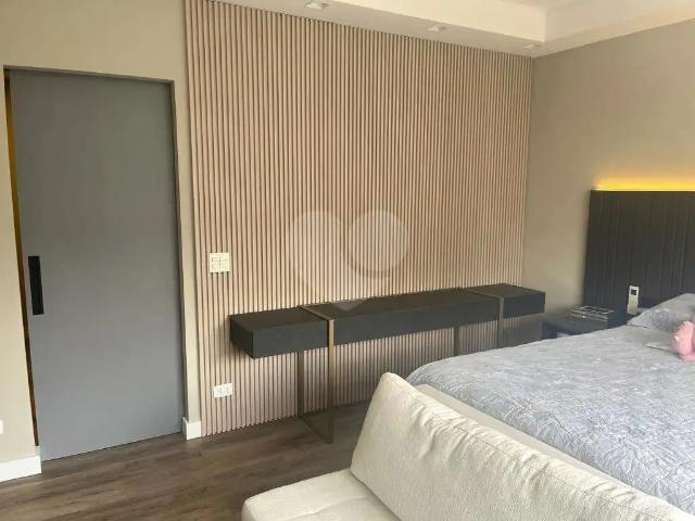 Casa / Sobrado em Condomínio para Venda em São Paulo/SP Morumbi 4 Quartos