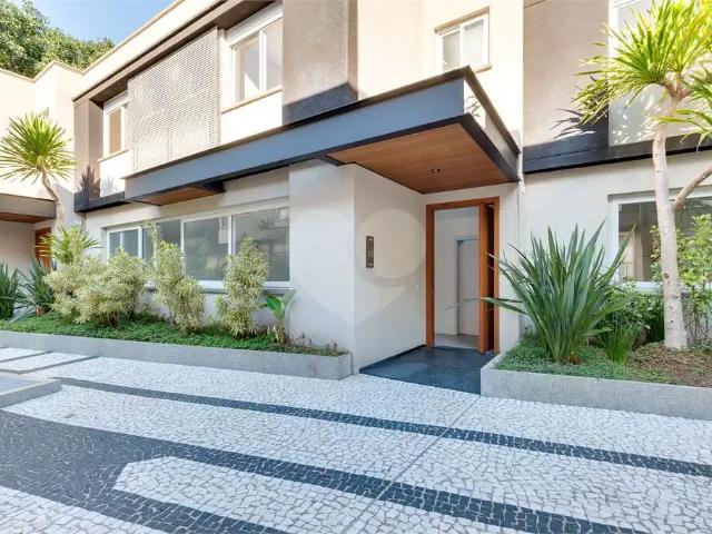 Casa / Sobrado em Condomínio para Venda em São Paulo/SP Alto da Boa Vista 4 Quartos