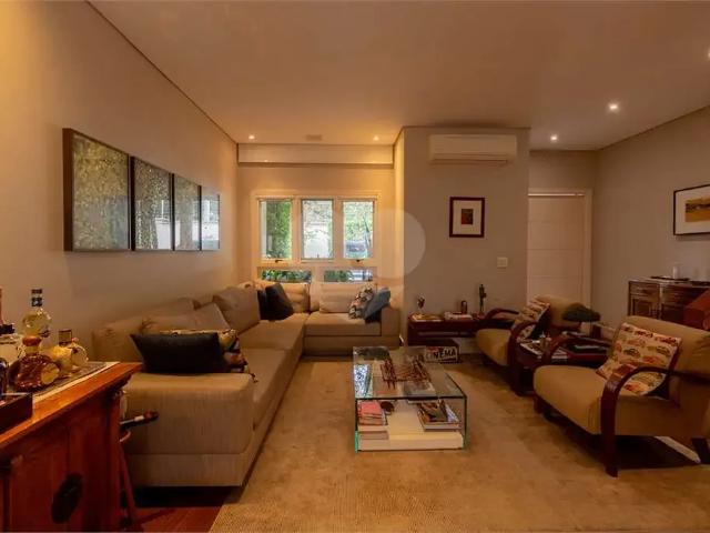 Casa / Sobrado em Condomínio para Venda em São Paulo/SP Alto de Pinheiros 3 Quartos