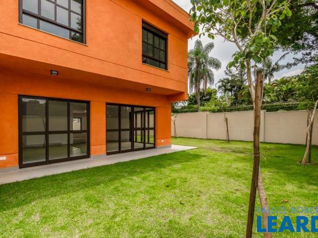 Casa / Sobrado em Condomínio para Venda em São Paulo/SP Cidade Ademar 4 Quartos