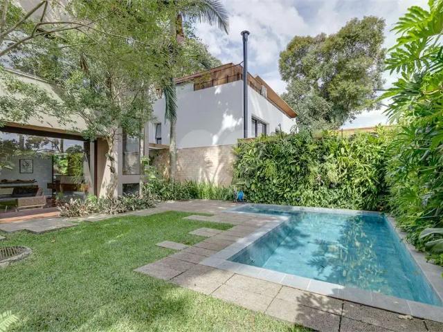 Casa / Sobrado em Condomínio para Venda em São Paulo/SP Alto da Boa Vista 4 Quartos