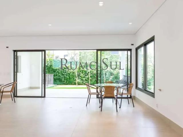 Casa / Sobrado em Condomínio para Venda em São Paulo/SP Jardim dos Estados 4 Quartos
