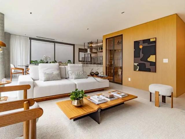 Casa / Sobrado em Condomínio para Venda em São Paulo/SP Jardim Europa 3 Quartos