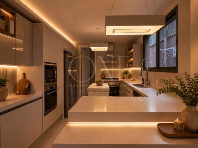 Casa / Sobrado em Condomínio para Venda em São Paulo/SP Jardim Europa 3 Quartos
