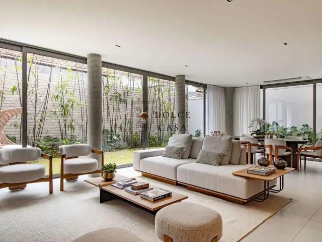 Casa / Sobrado em Condomínio para Venda em São Paulo/SP Jardim Europa 3 Quartos