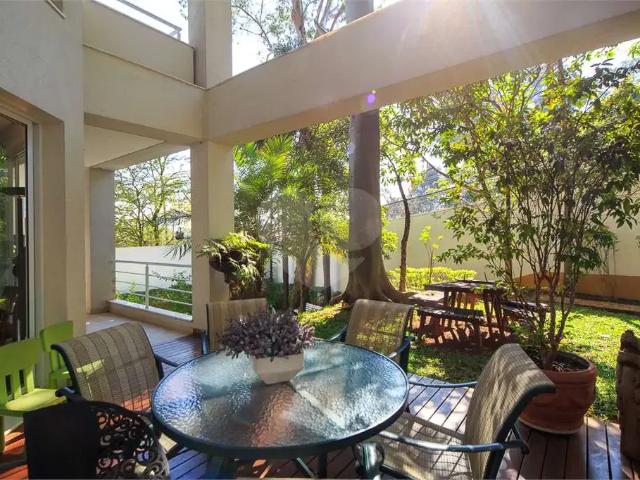 Casa / Sobrado em Condomínio para Venda em São Paulo/SP Jardim Petrópolis 4 Quartos