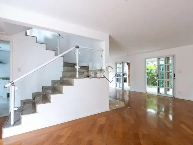 Casa / Sobrado em Condomínio para Venda em São Paulo/SP Jardim Petrópolis 5 Quartos