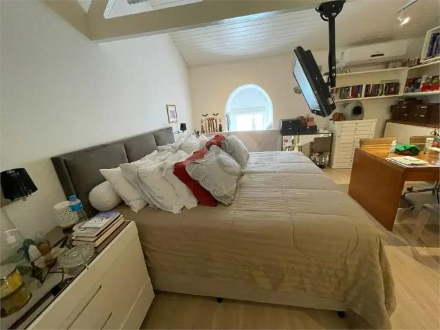 Casa / Sobrado em Condomínio para Venda em São Paulo/SP Real Parque 4 Quartos