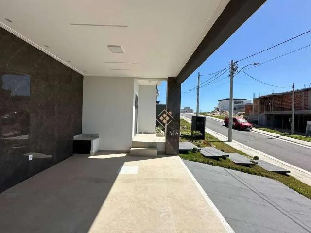 Casa / Sobrado em Condomínio para Venda em São Pedro da Aldeia/RJ Nova São Pedro 4 Quartos