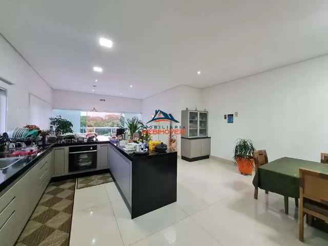 Casa / Sobrado em Condomínio para Venda em São Roque/SP Bairro do Carmo 4 Quartos
