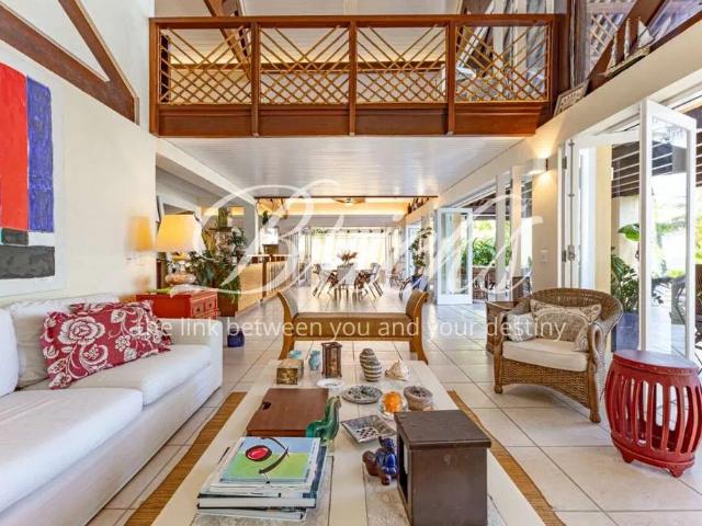 Casa / Sobrado em Condomínio para Venda em São Sebastião/SP Baleia 7 Quartos