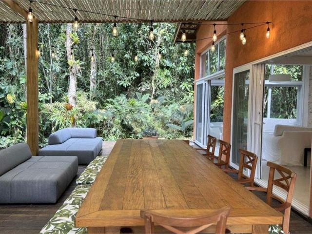 Casa / Sobrado em Condomínio para Venda em São Sebastião/SP Baleia 4 Quartos