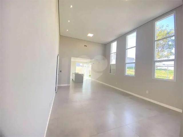 Casa / Sobrado em Condomínio para Venda em Salto/SP Reserva Central Parque 3 Quartos