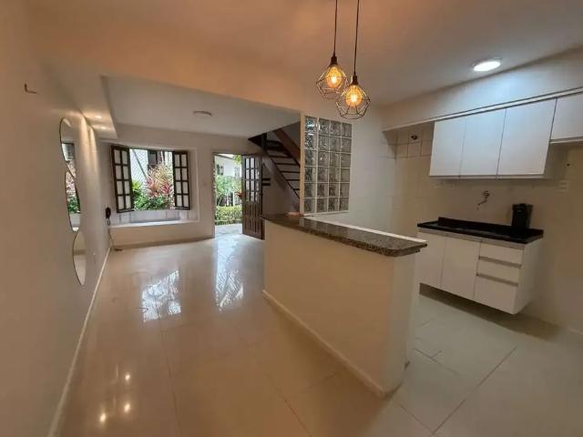 Casa / Sobrado em Condomínio para Venda em Salvador/BA Armação 1 Quartos