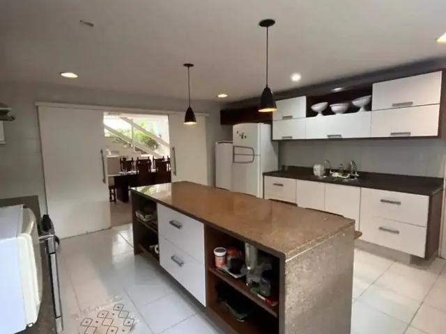 Casa / Sobrado em Condomínio para Venda em Salvador/BA Itapuã 6 Quartos