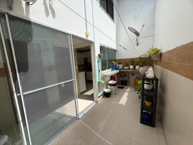 Casa / Sobrado em Condomínio para Venda em Salvador/BA Patamares 3 Quartos