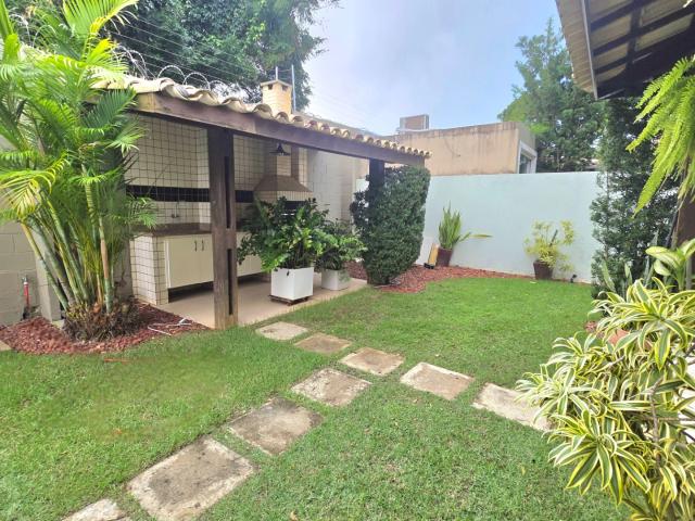 Casa / Sobrado em Condomínio para Venda em Salvador/BA Piatã 4 Quartos