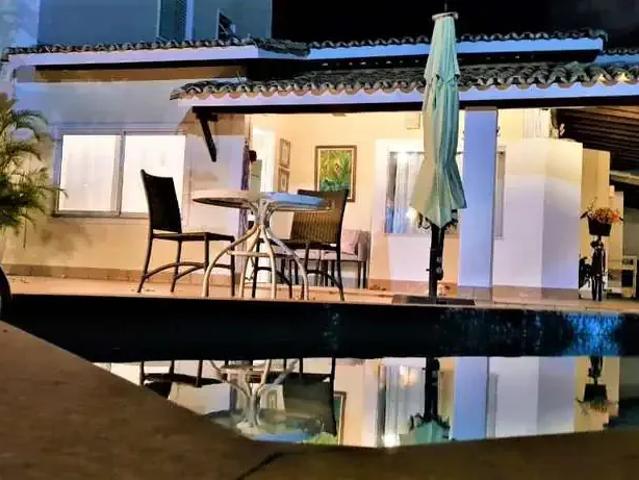 Casa / Sobrado em Condomínio para Venda em Salvador/BA Piatã 4 Quartos