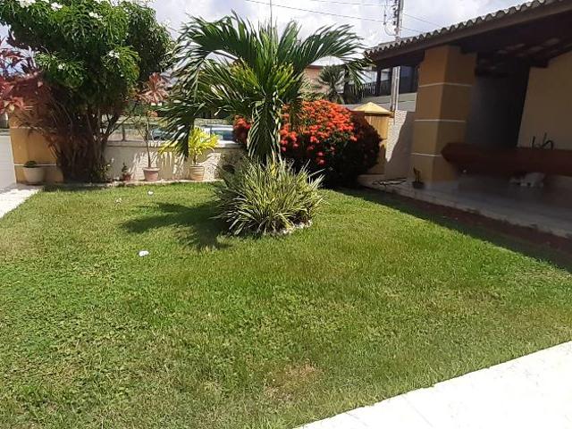 Casa / Sobrado em Condomínio para Venda em Salvador/BA Piatã 5 Quartos