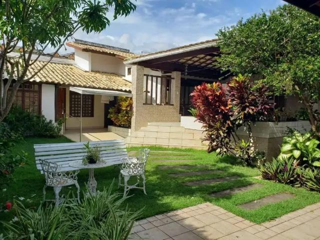 Casa / Sobrado em Condomínio para Venda em Salvador/BA Piatã 5 Quartos
